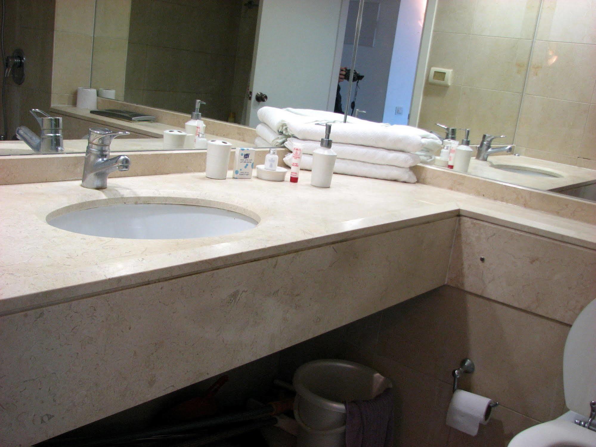 Haifa Almog Vip Hotel Sea View Apartments Luaran gambar
